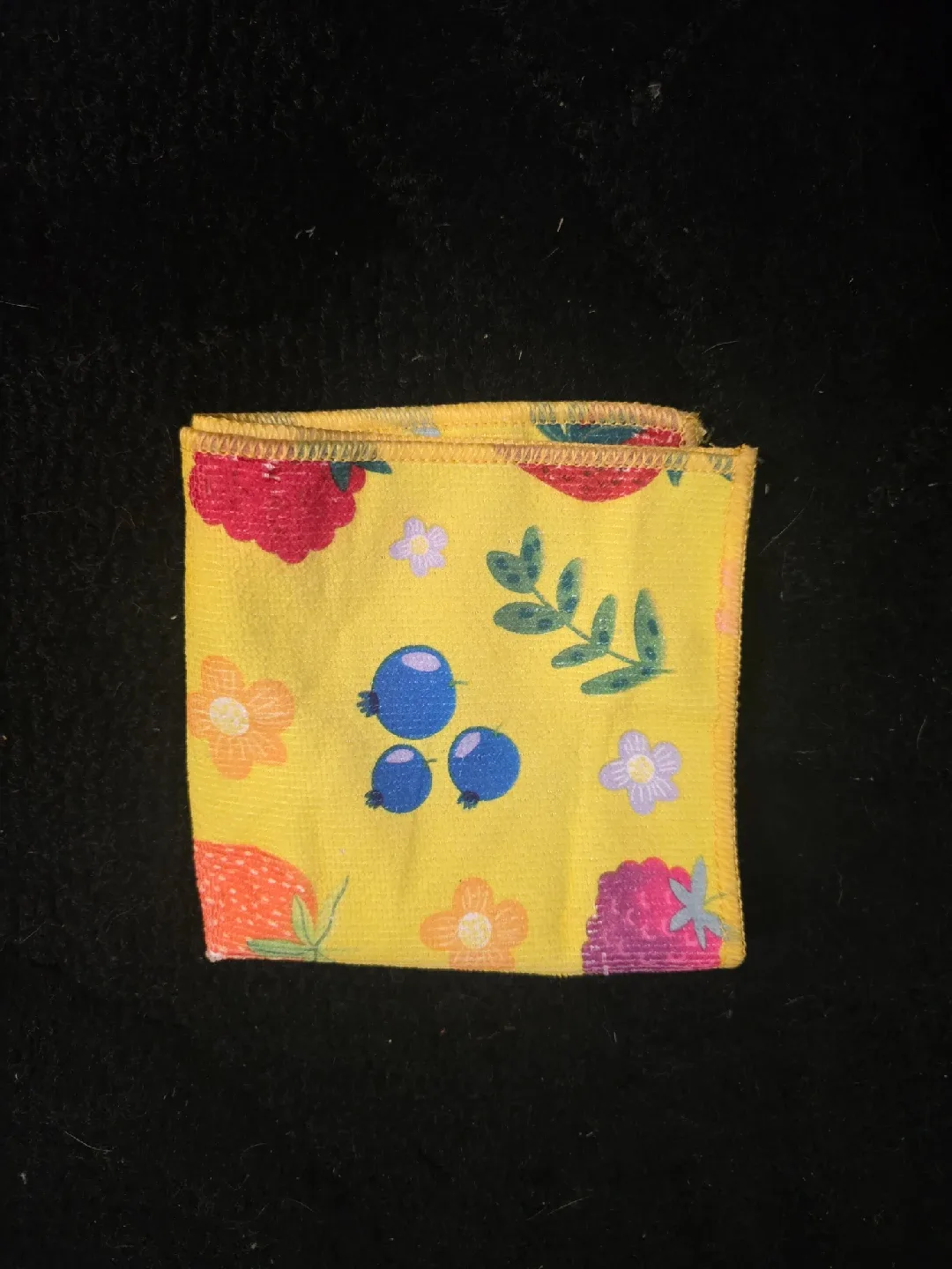 Yellow Cloth Napkin with Fruit Design thumbnail