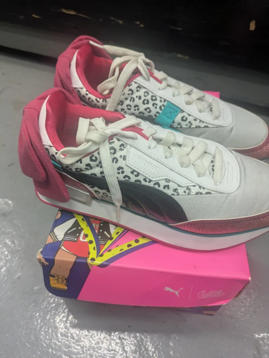 Puma Future Rider LOL Surprise! Sneakers Size 5 1/2 image indicator(4)