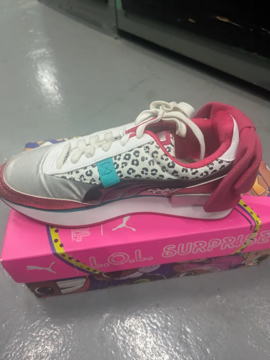 Puma Future Rider LOL Surprise! Sneakers Size 5 1/2 image indicator(9)