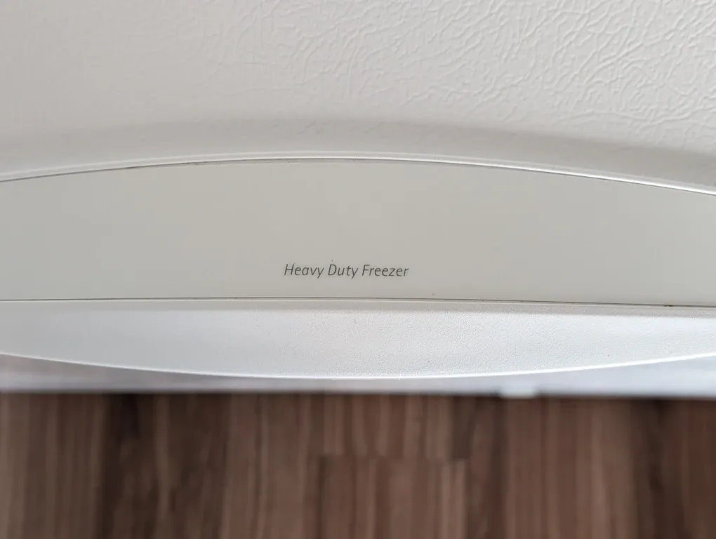 White Chest Freezer - Heavy Duty image indicator(3)