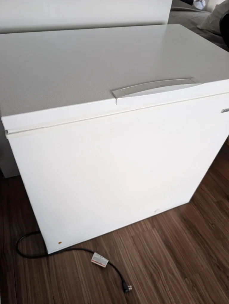White Chest Freezer - Heavy Duty image indicator(4)