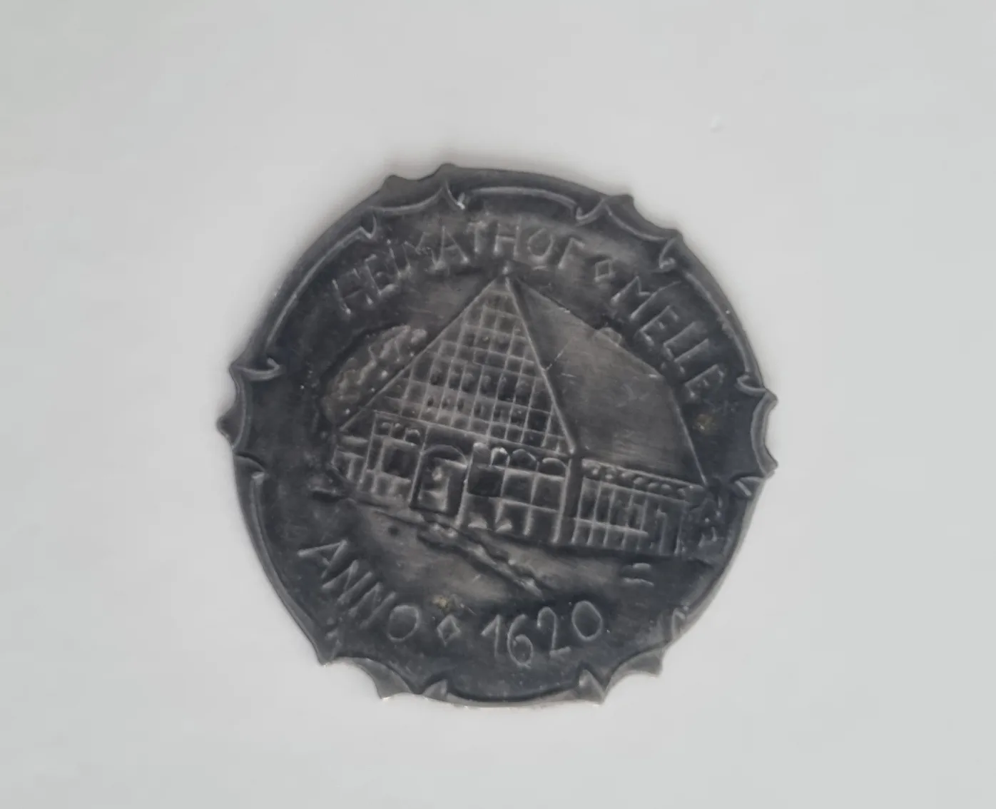 Antique & vintage unique pieces image indicator(4)