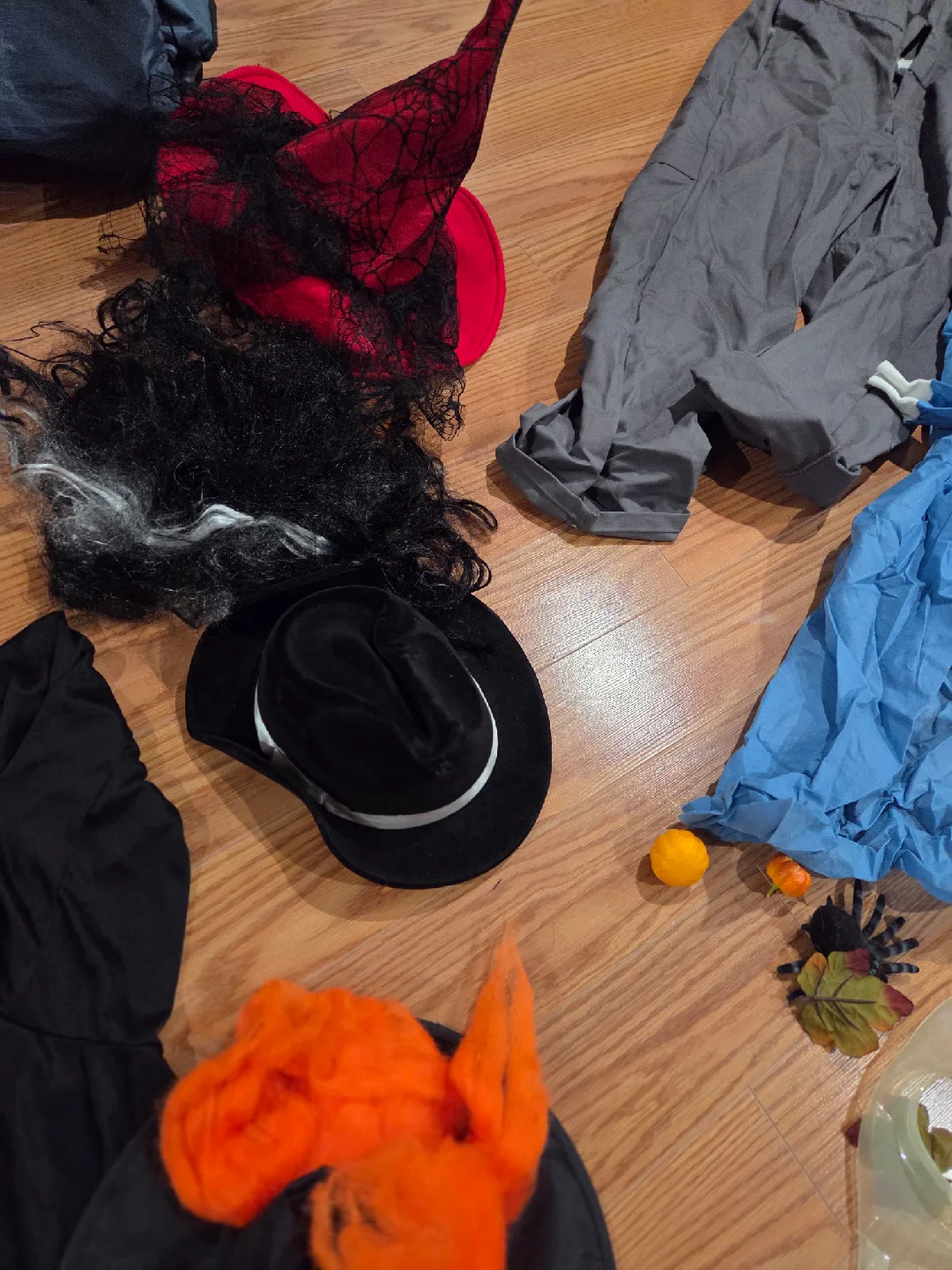 Halloween Costume Lot image indicator(3)