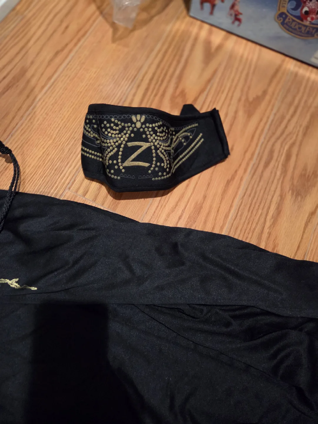 Halloween Costume Lot image indicator(4)