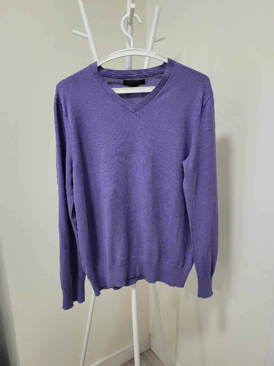 Banana Republic Luxury Blend V-Neck Sweater - M