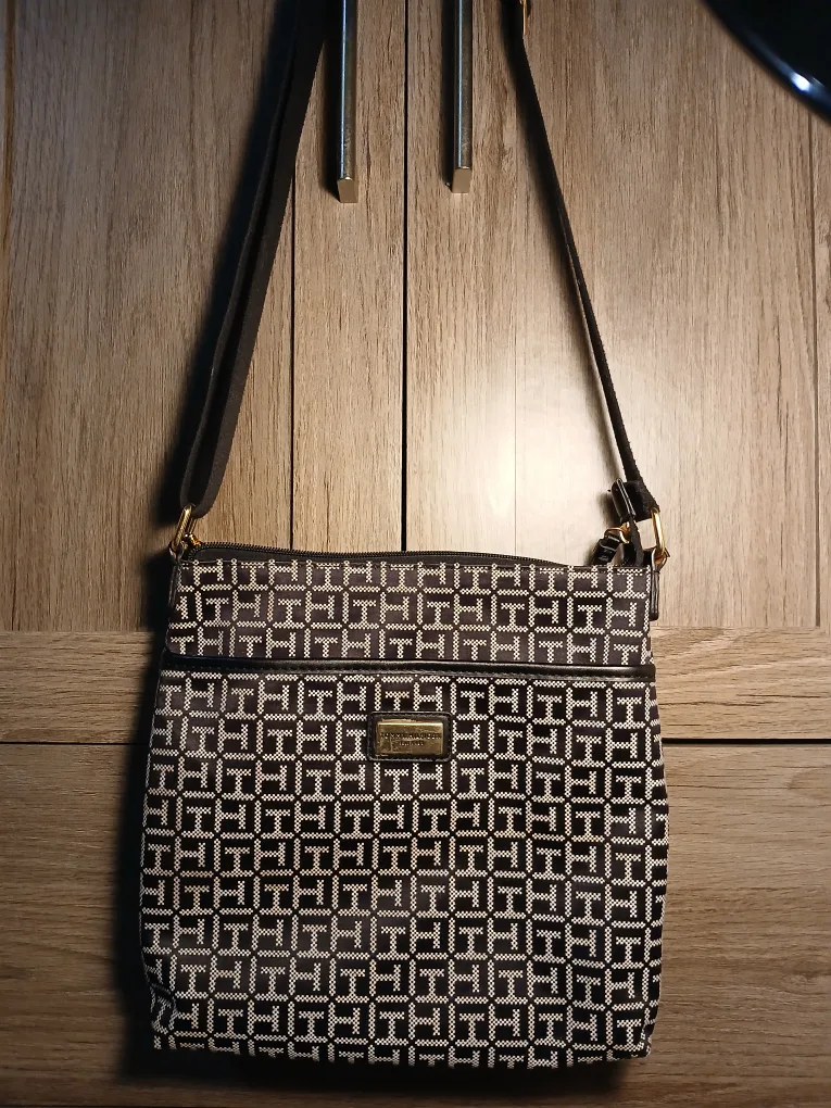 Tommy Hilfiger Crossbody Bag image indicator(3)