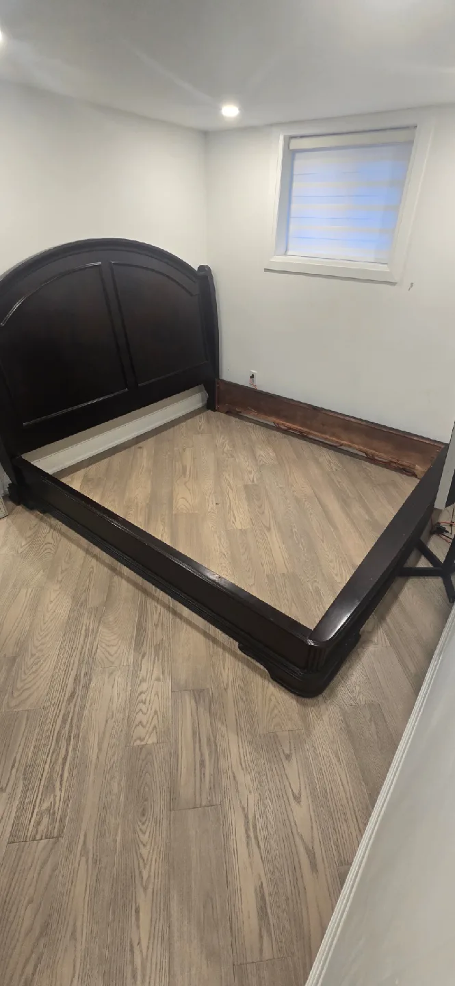 Dark Wood Bed Frame - King Size image indicator(2)