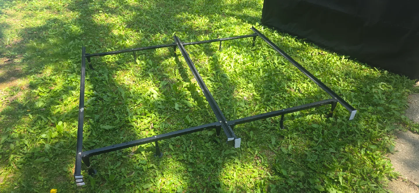 Dark Wood Bed Frame - King Size image indicator(3)