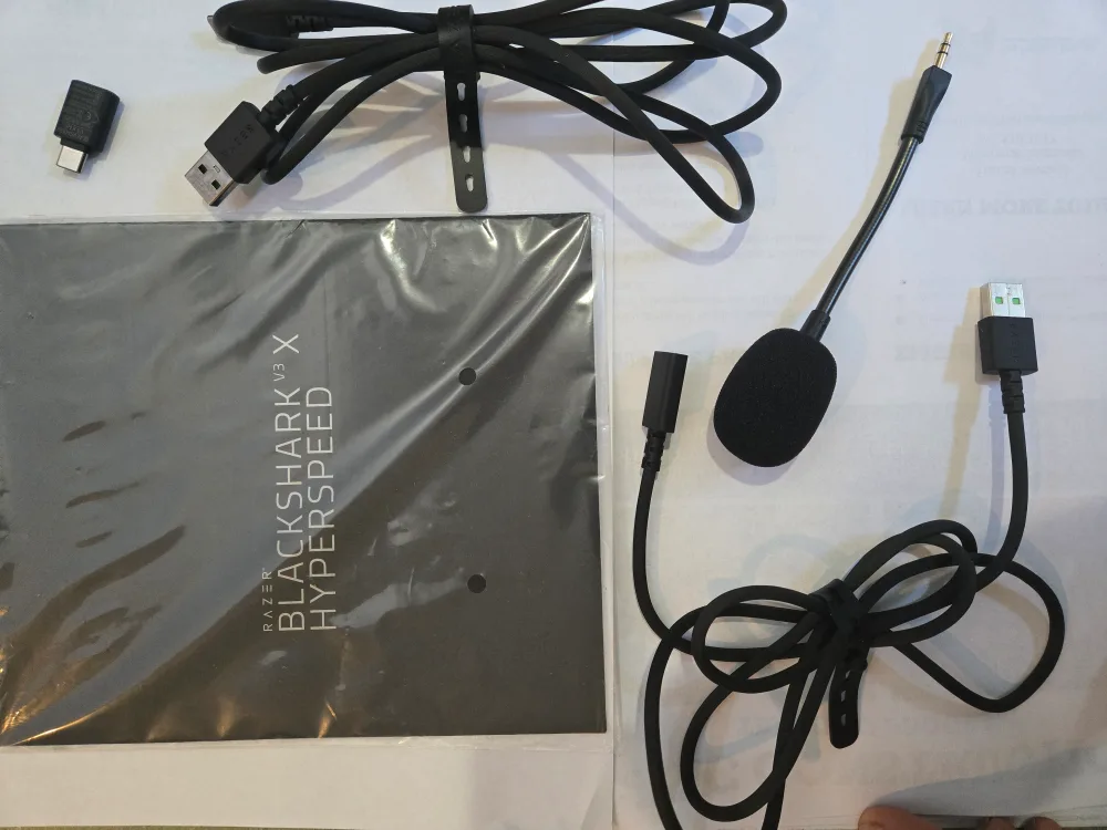 Razer Blackshark V2 X Hyperspeed Wireless Headset image indicator(8)