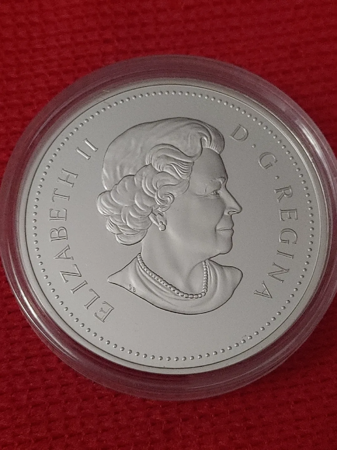 2005 Canada $5  Fine Silver Coin - Walruses  .9999 image indicator(2)