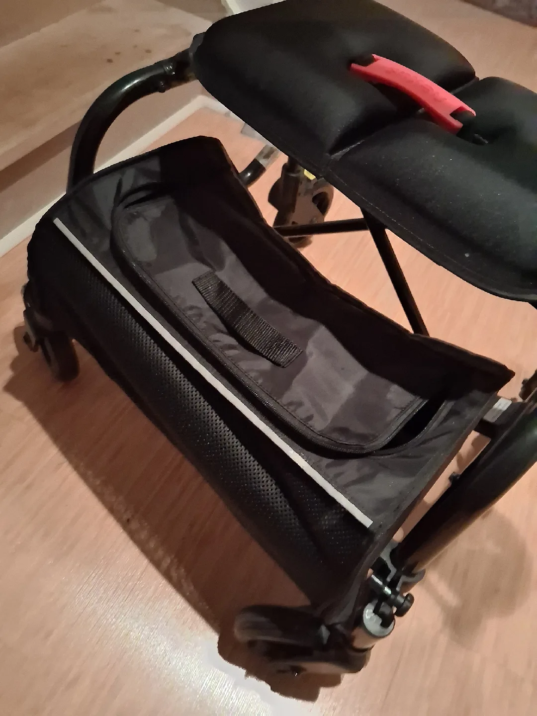 Nexus Walker with Seat and Basket image indicator(2)