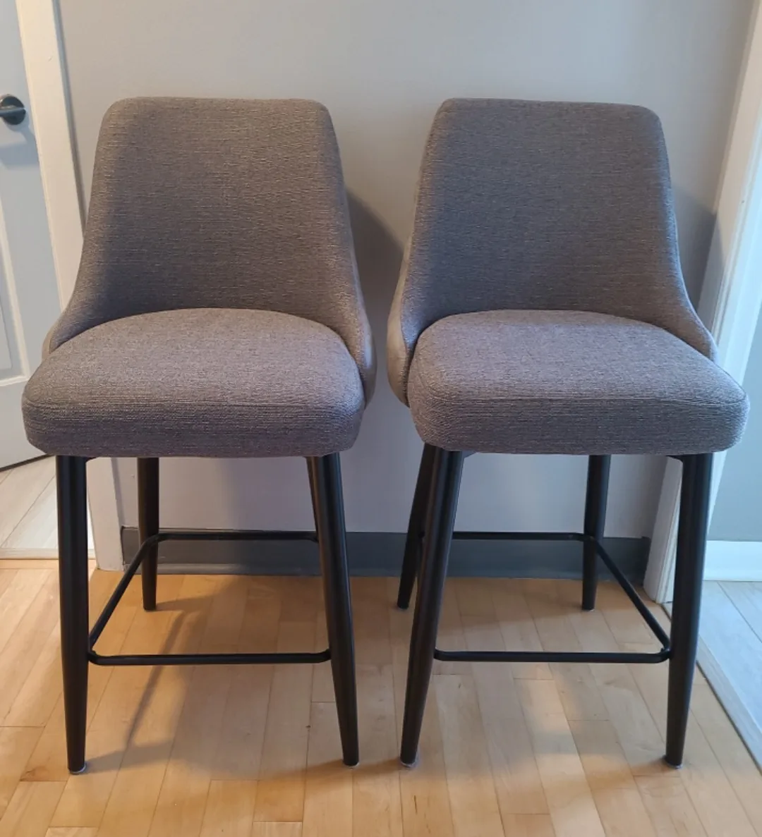 2x Grey Upholstered Counter Height / Bar Stools 🧡 thumbnail