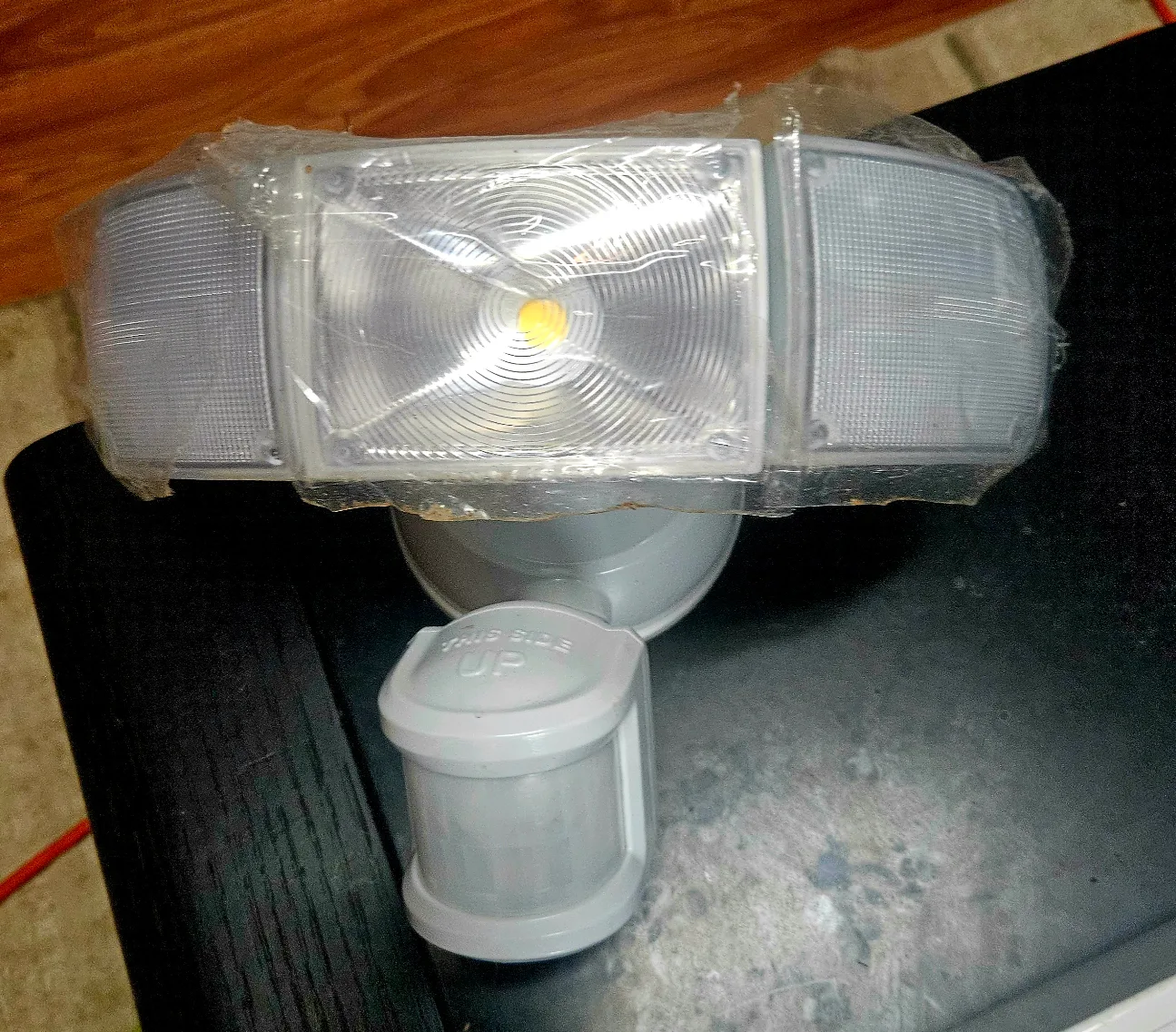 Outdoor Motion Sensor Security Light thumbnail