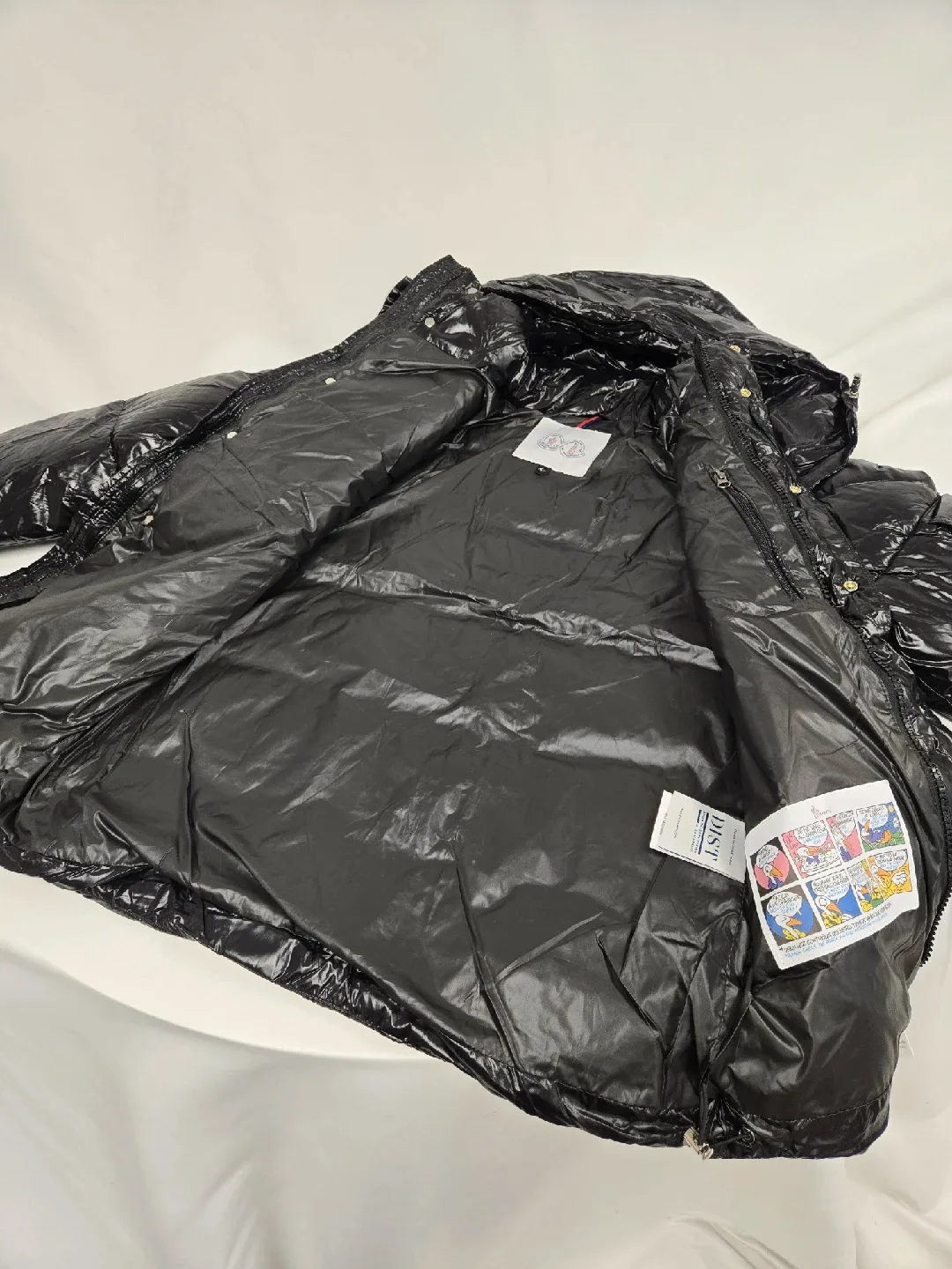 MONCLER jacket image indicator(4)