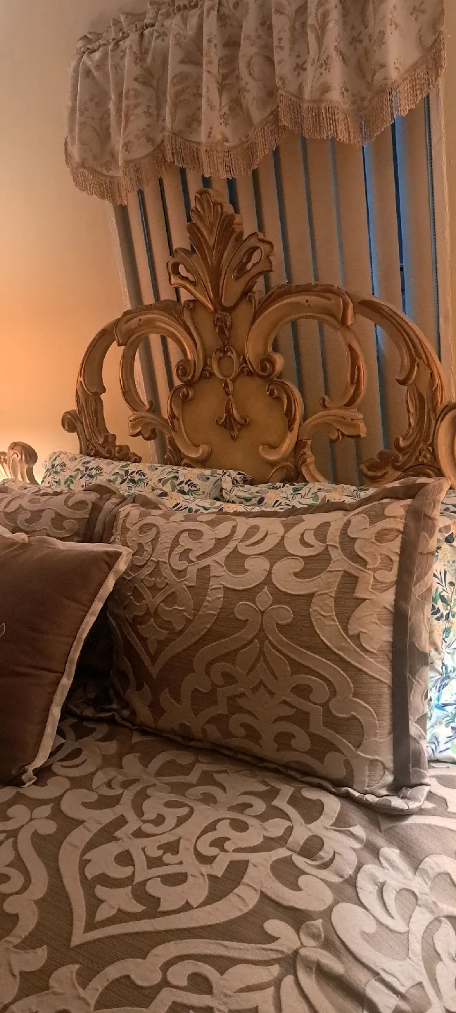 Vintage Ornate Headboard image indicator(2)