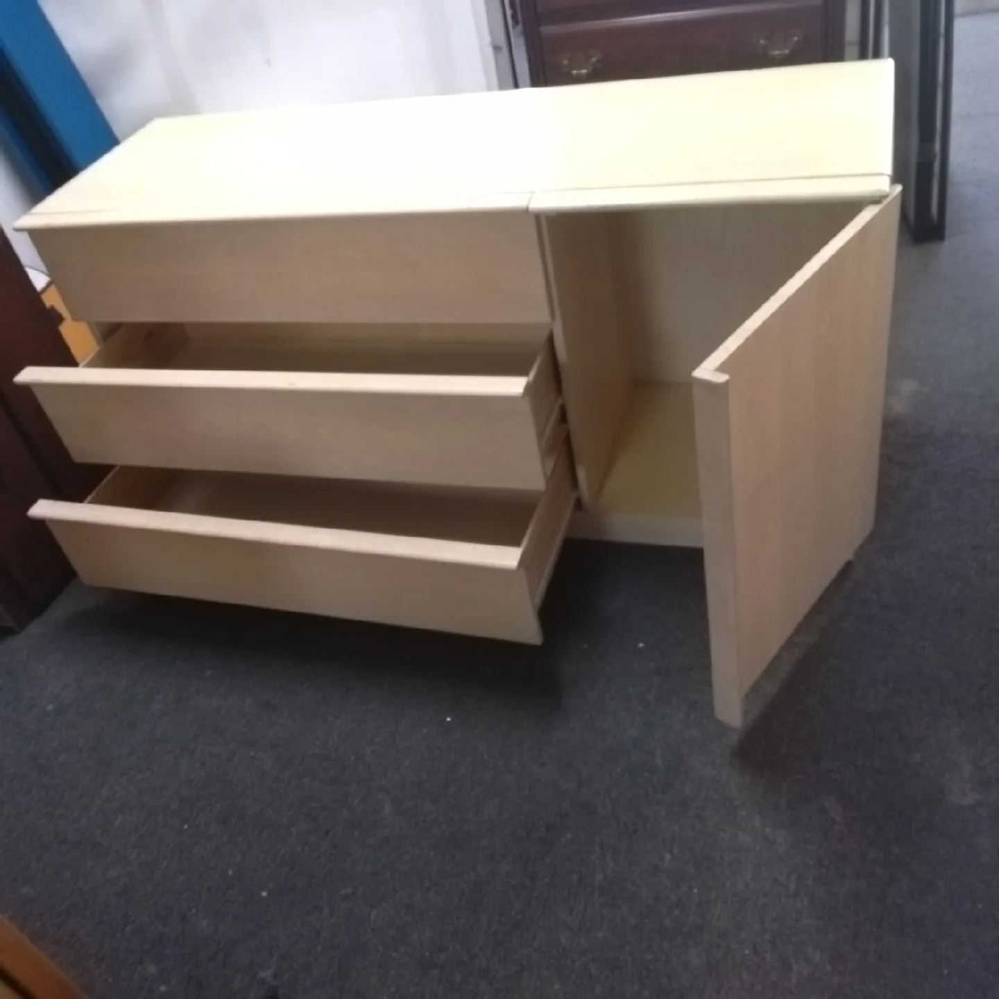dresser thumbnail
