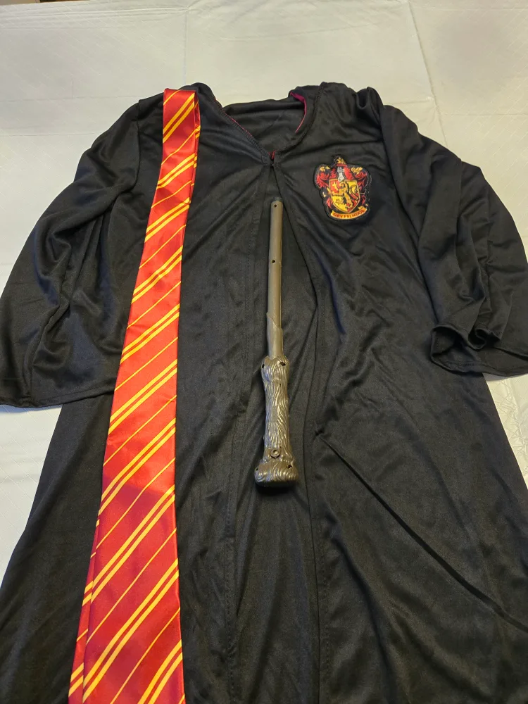 Harry Potter Gryffindor Robe Child S/M image indicator(3)