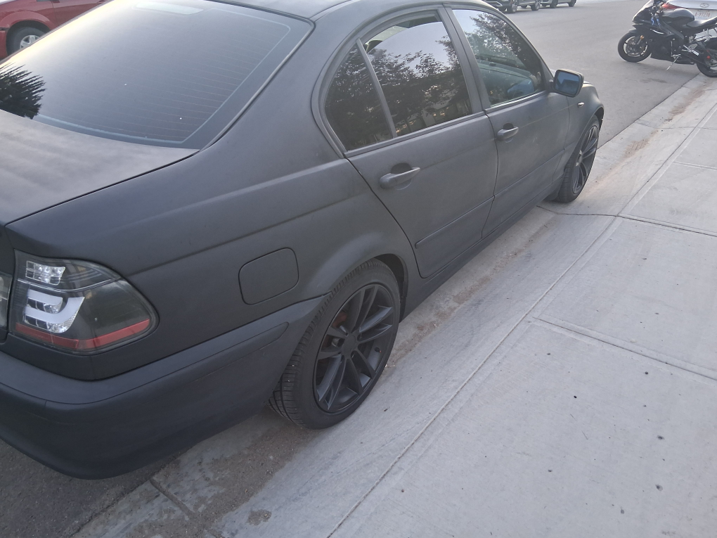 BMW 3 Series Sedan - Black - photo 5