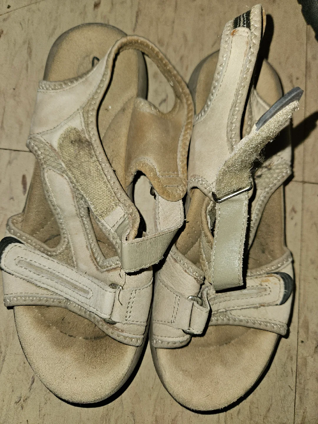 Clarks Leather Sandals - Women's Size 8M thumbnail