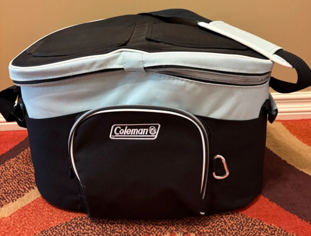 Coleman soft carry 30 can Cooler Bag image indicator(3)