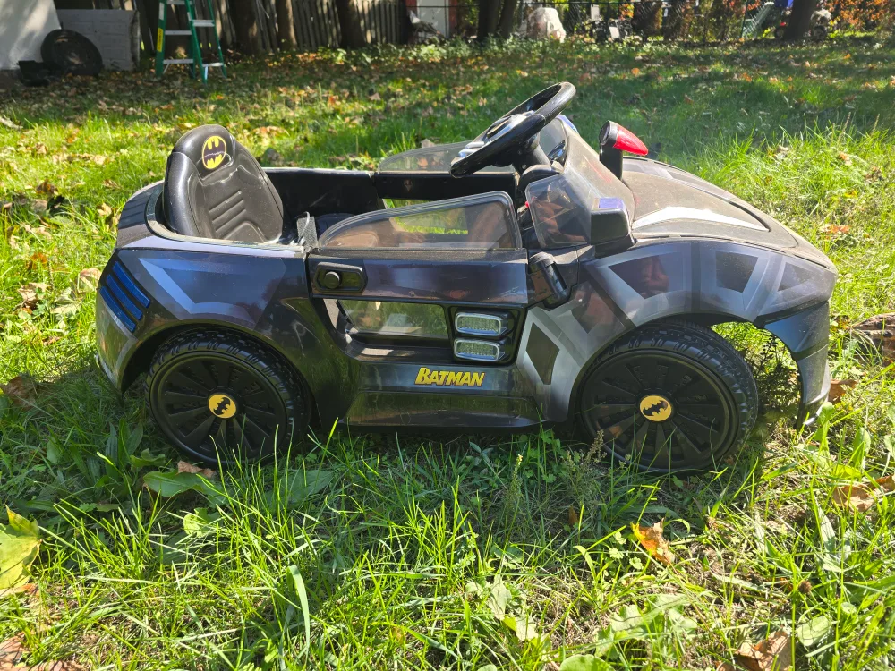 SOLD Batman Ride-On Car for Kids image indicator(2)