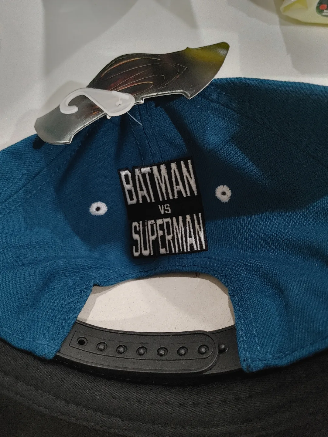 💚AUTHENTIC BATMAN VS. SUPERMAN CAP BRAND NEW image indicator(3)