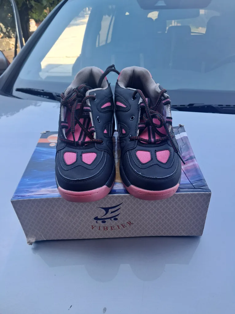 Yibeier Roller Skate Shoes - Youth Size image indicator(4)
