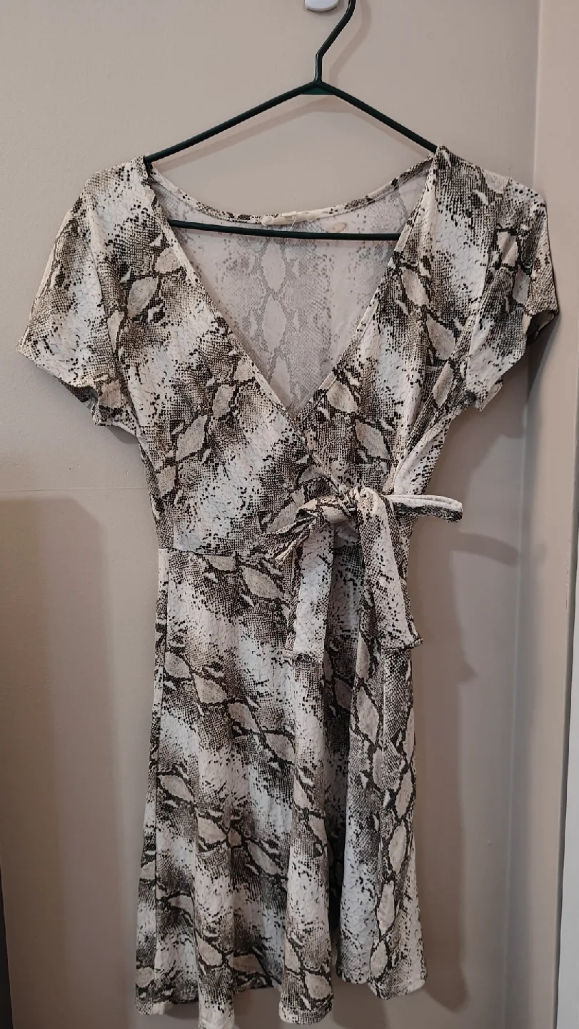 4 Piece Mini Dress Set- Size Small 🧡💖 image indicator(7)