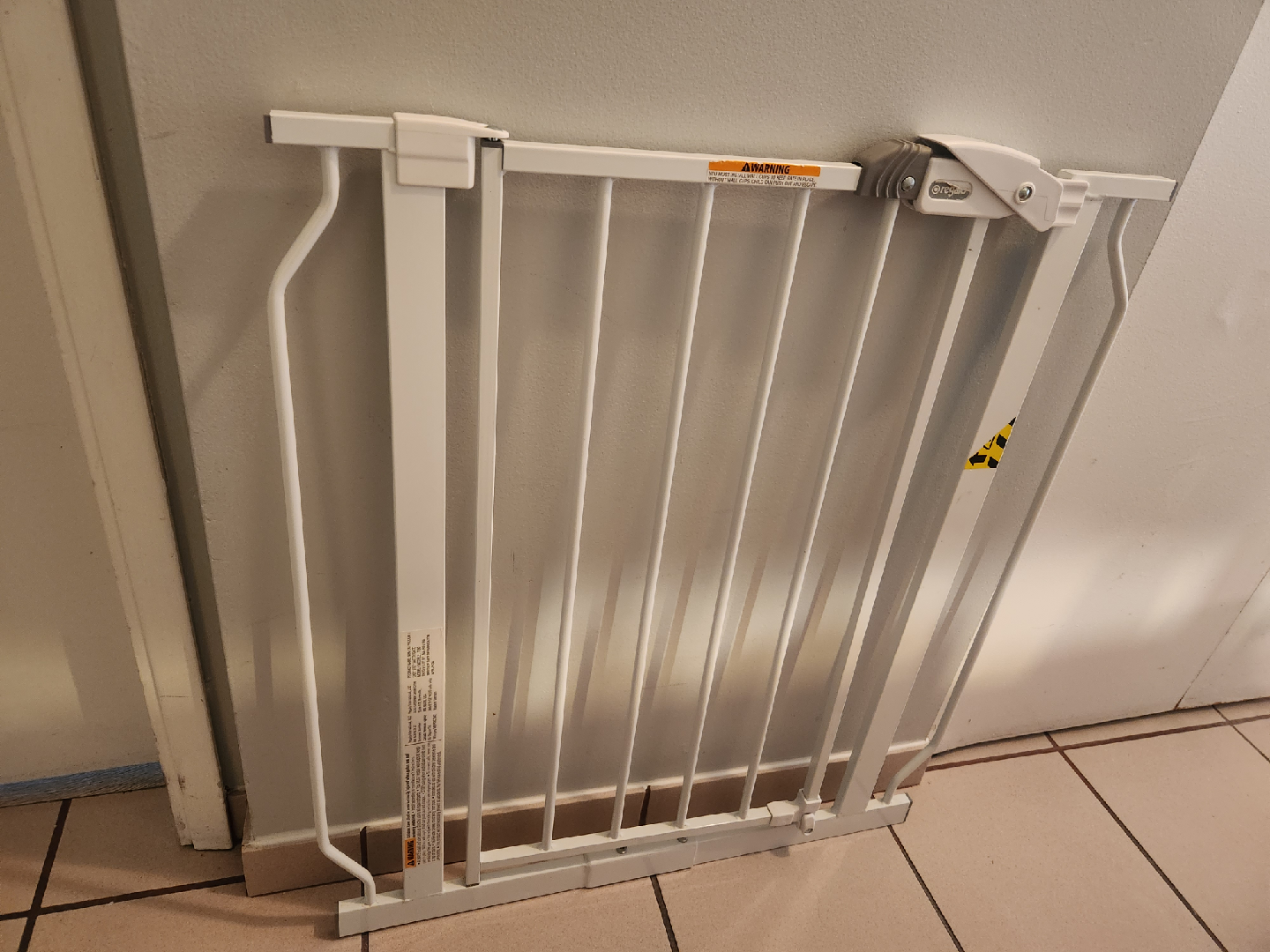 Regalo Easy Step Baby Gate - photo 2