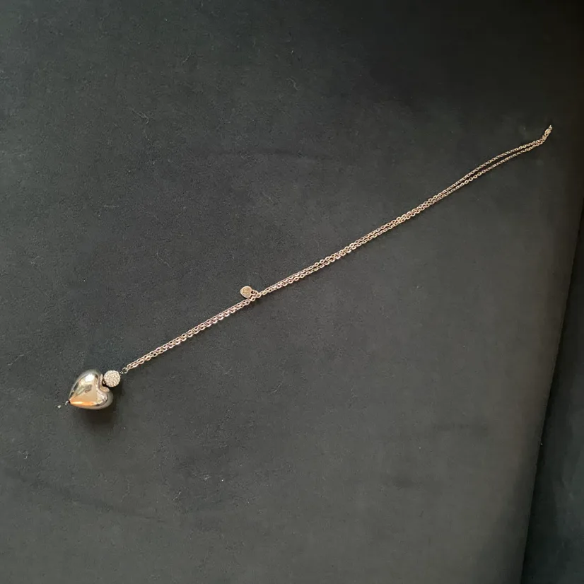 Hillberg&Berk Heart Shaped Necklace image indicator(4)