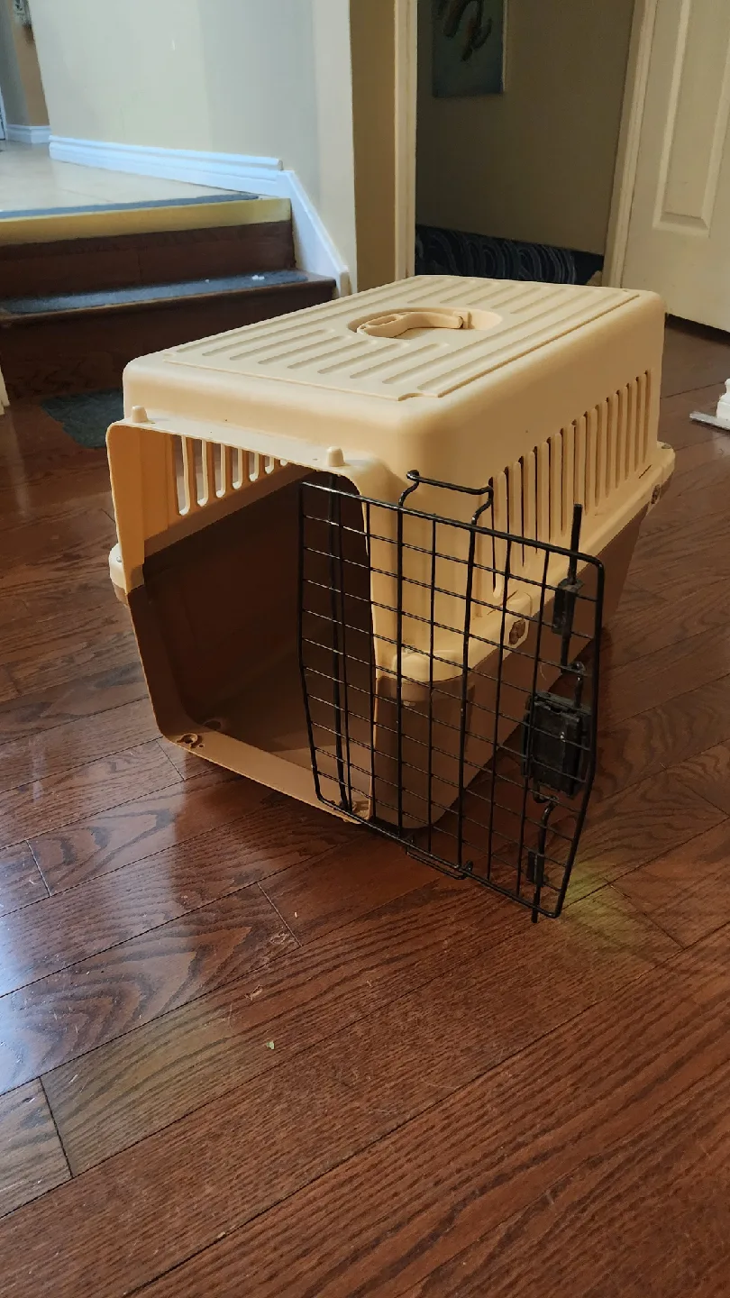 Tan and Brown Pet Carrier image indicator(3)