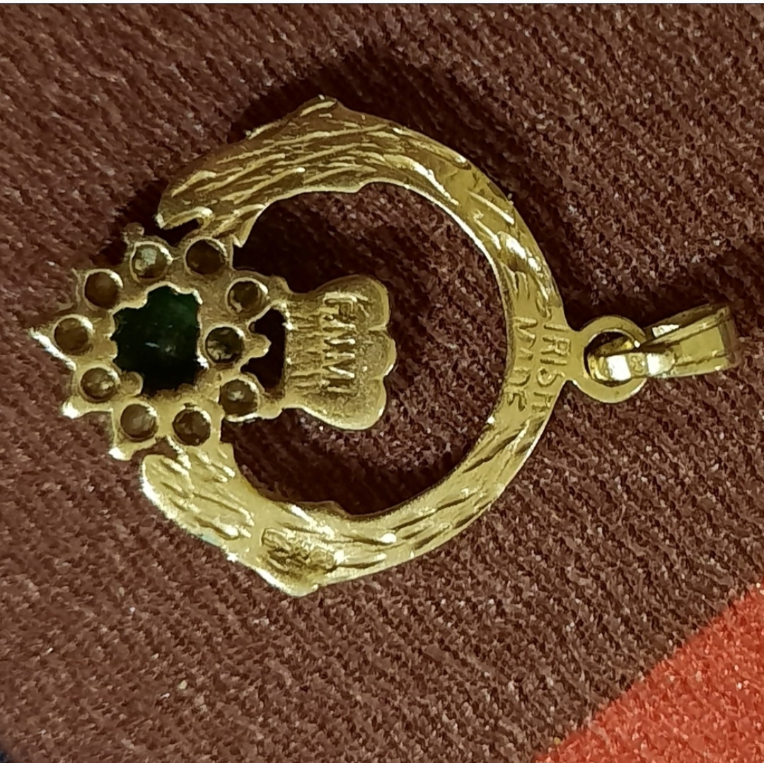 Authentic Solid 14k yellow gold Emerald Claddagh Pendant - photo 3