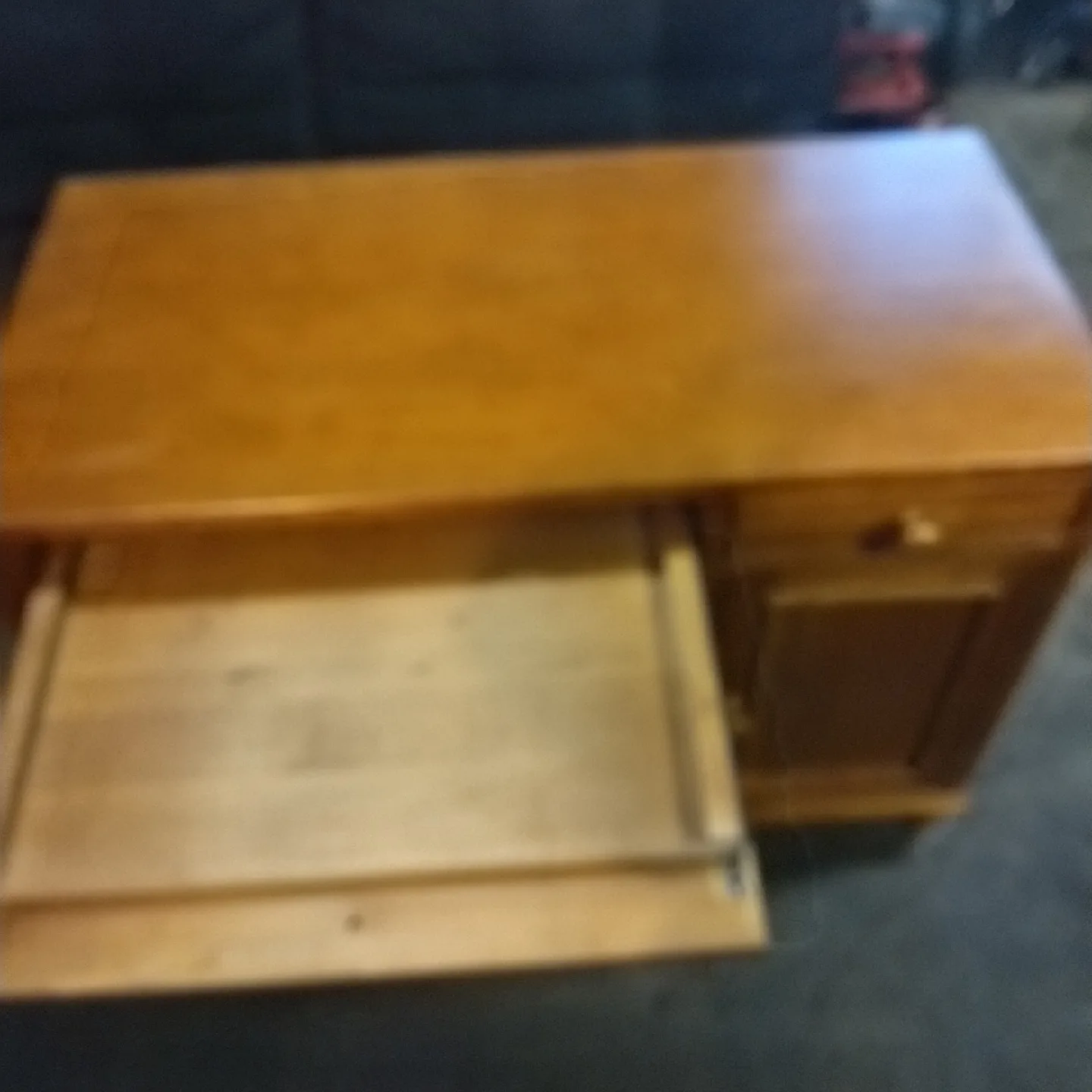 Rea wood desk image indicator(3)