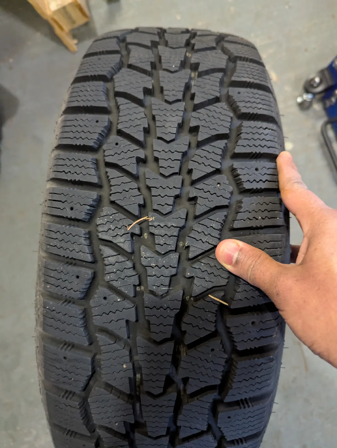 Honda Civic Winter tire for sale! image indicator(2)