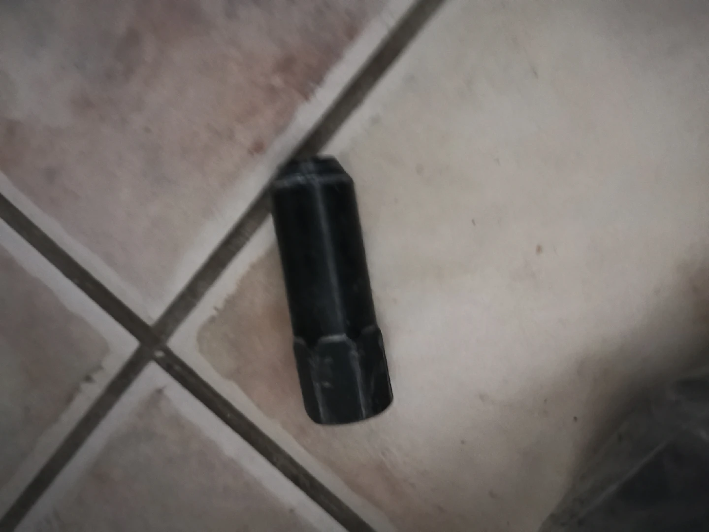 Aftermarket wheel nuts with key