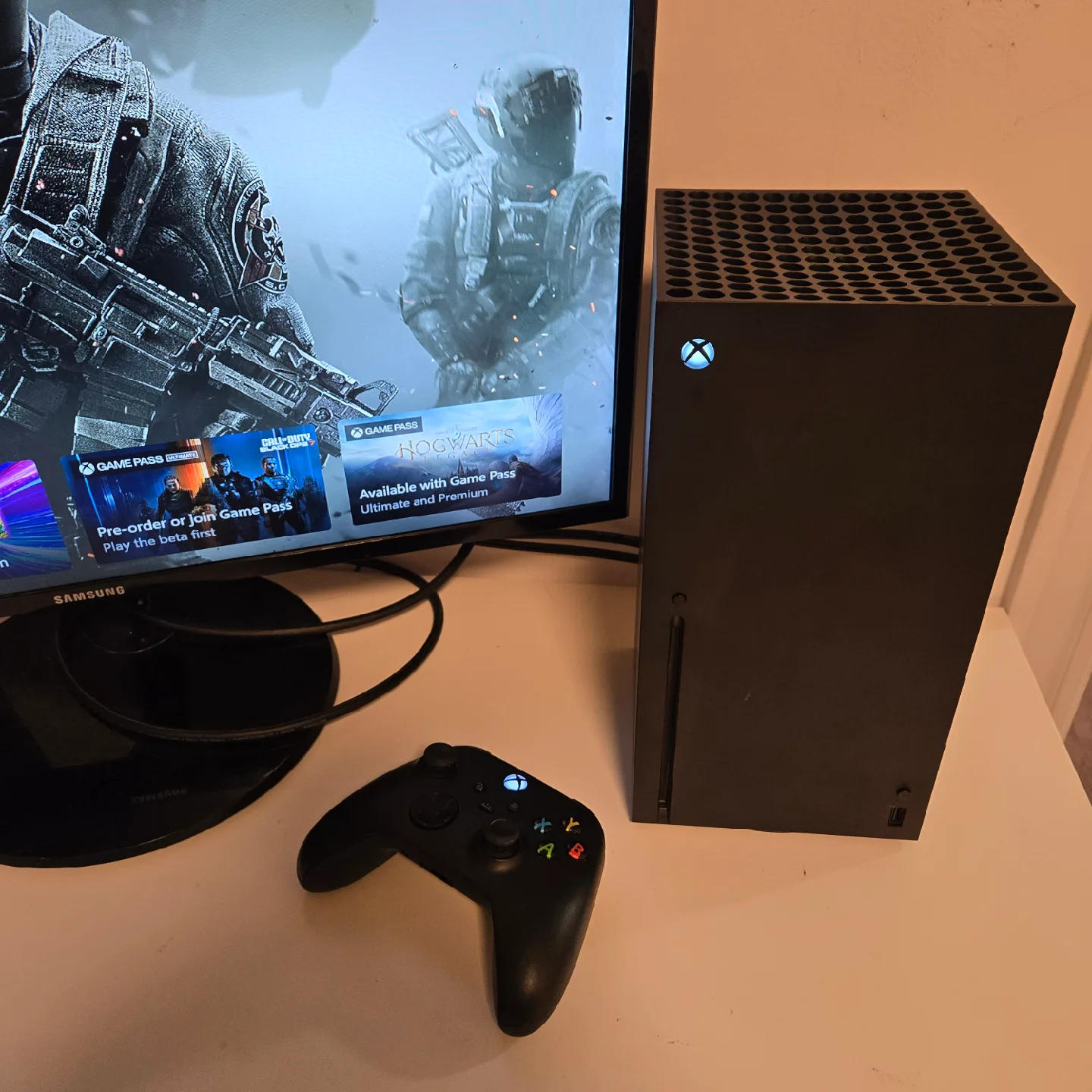 Xbox Series X (no scam). Like new in box, with controller. image indicator(2)