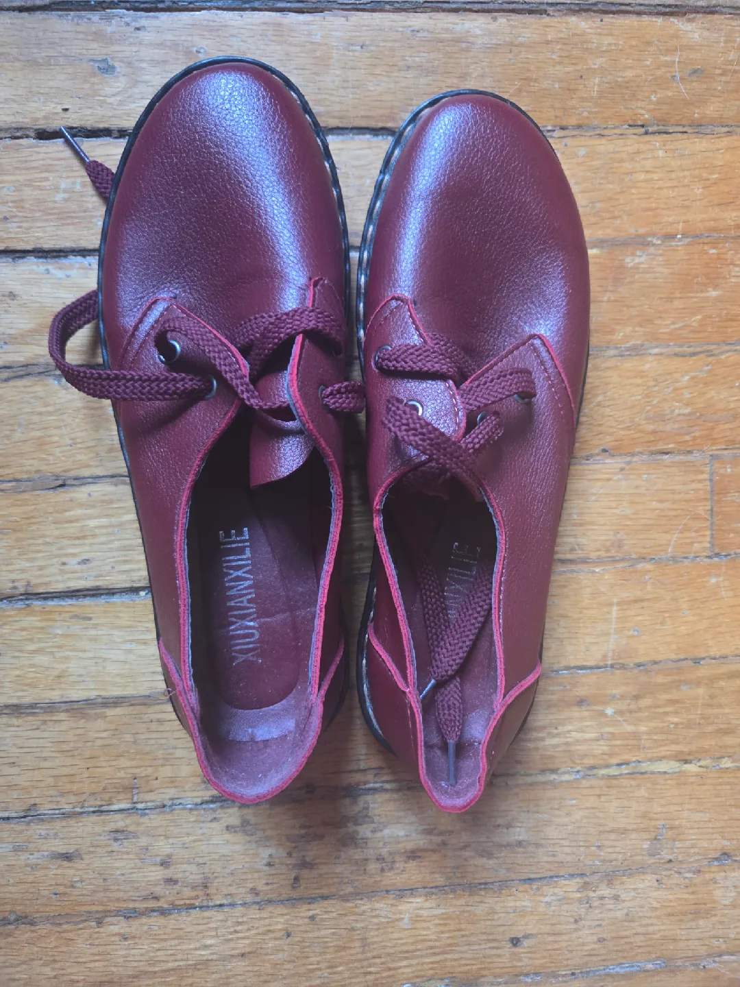 Lot of Assorted Women's Shoes image indicator(2)