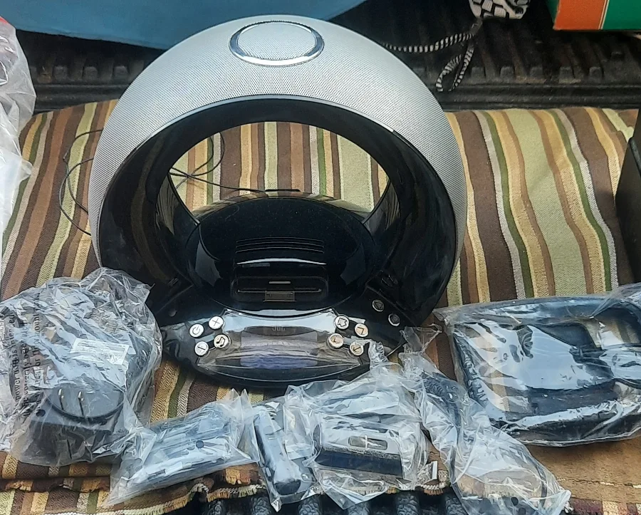 JBL On Time Time Machine Dock for iPod image indicator(4)