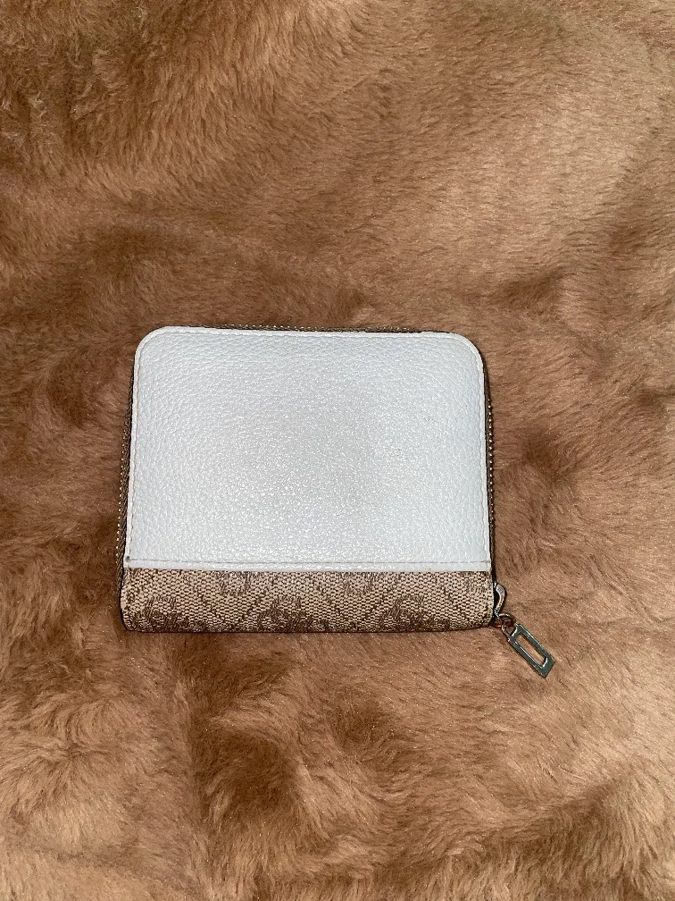 Guess Beige Wallet image indicator(4)