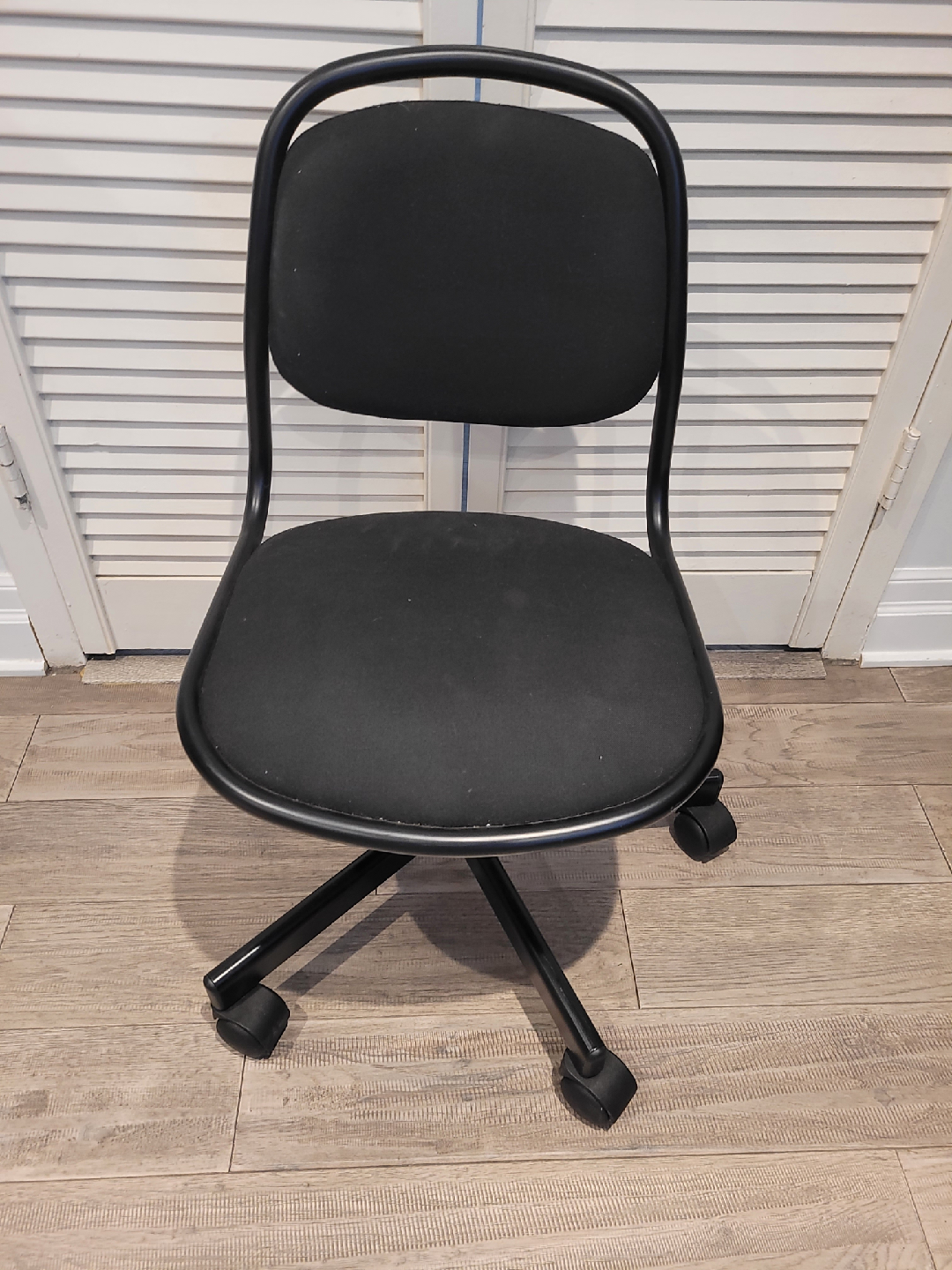 Small (kids) office Black Chair