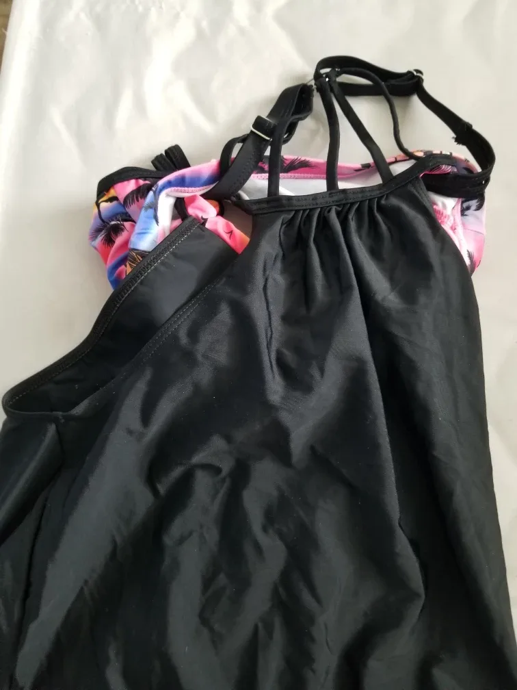 HOLI PICK Black Swimsuit Top - Size Small image indicator(3)