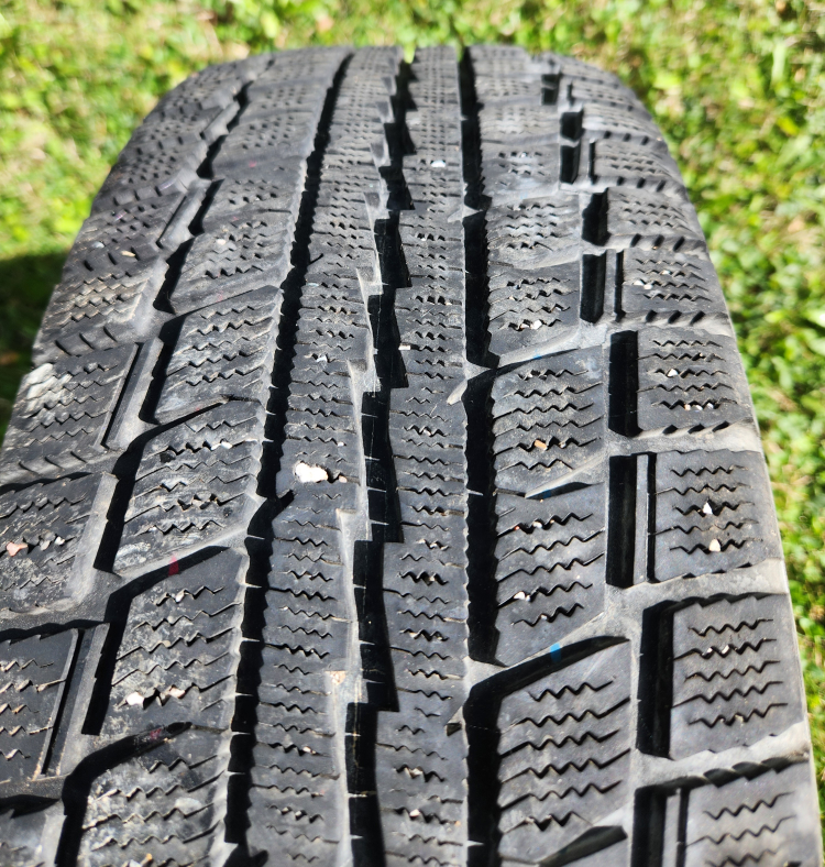 Sailun Ice Blazer WST1 225/60R16 Tire - photo 2