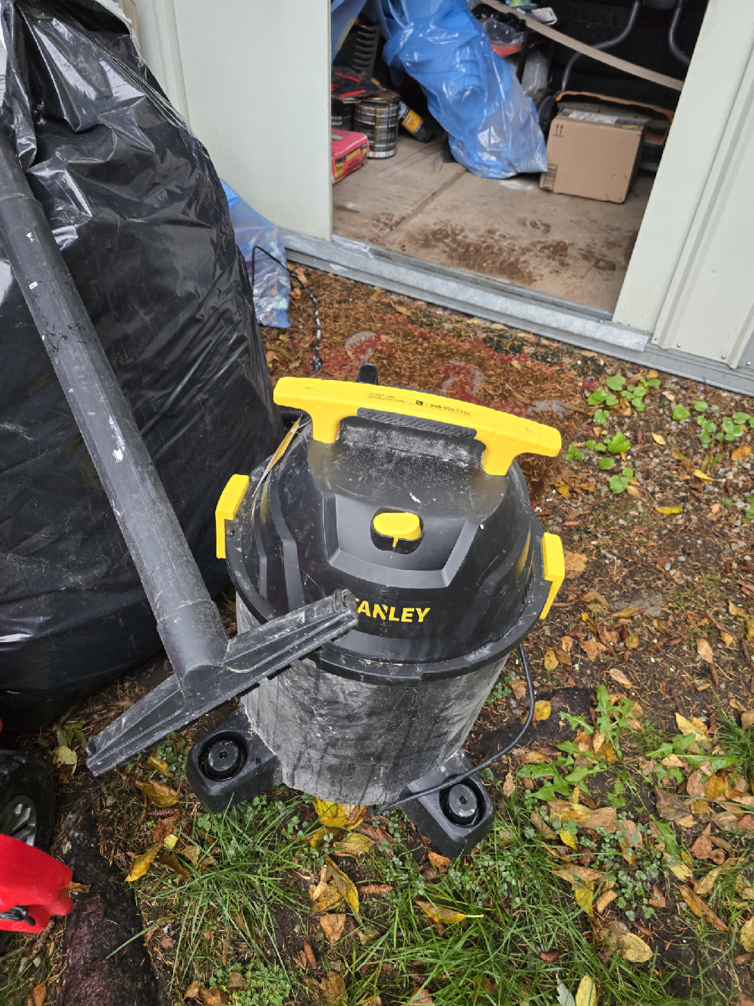 Stanley Wet/Dry Vacuum - photo 2