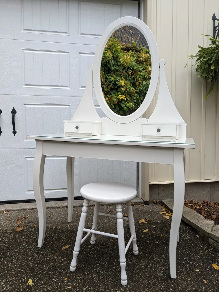 Ikea Hemnes Vanity/Desk With Mirror image indicator(2)
