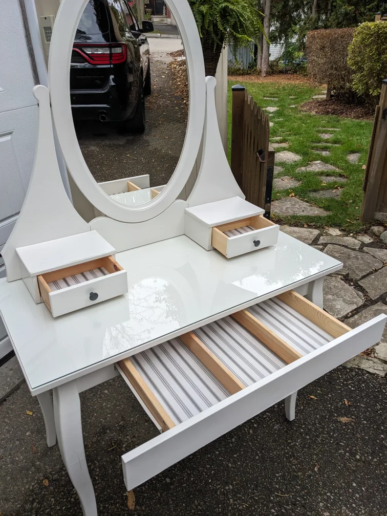 Ikea Hemnes Vanity/Desk With Mirror image indicator(6)