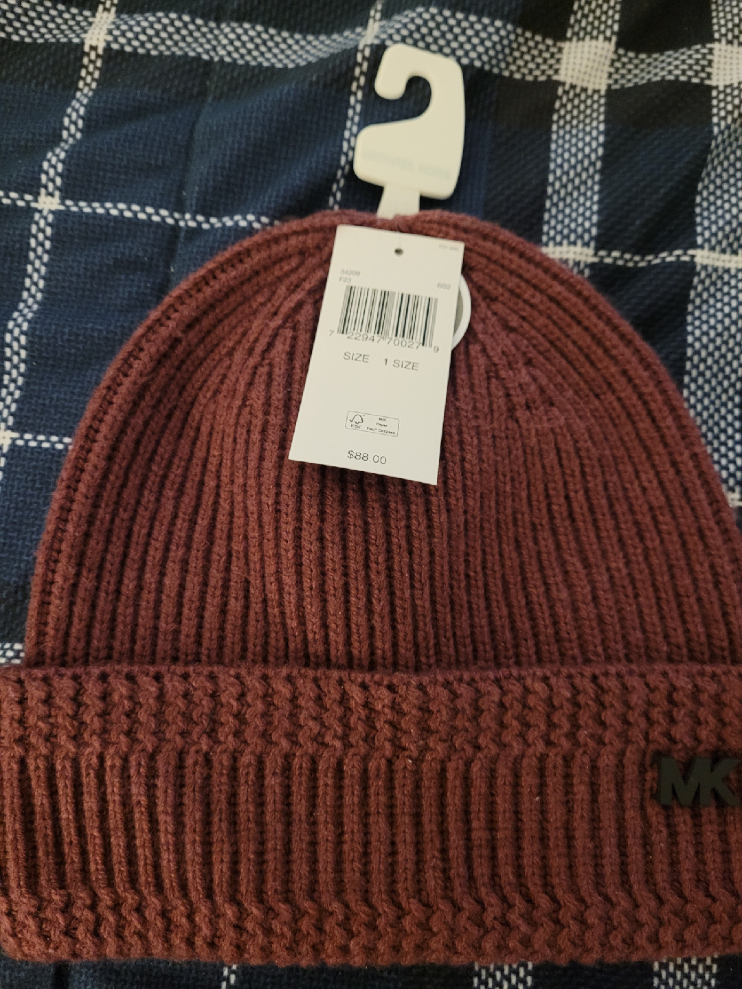 BNWT Michael Kors Burgundy Men's Beanie and Scarf Set - photo 3
