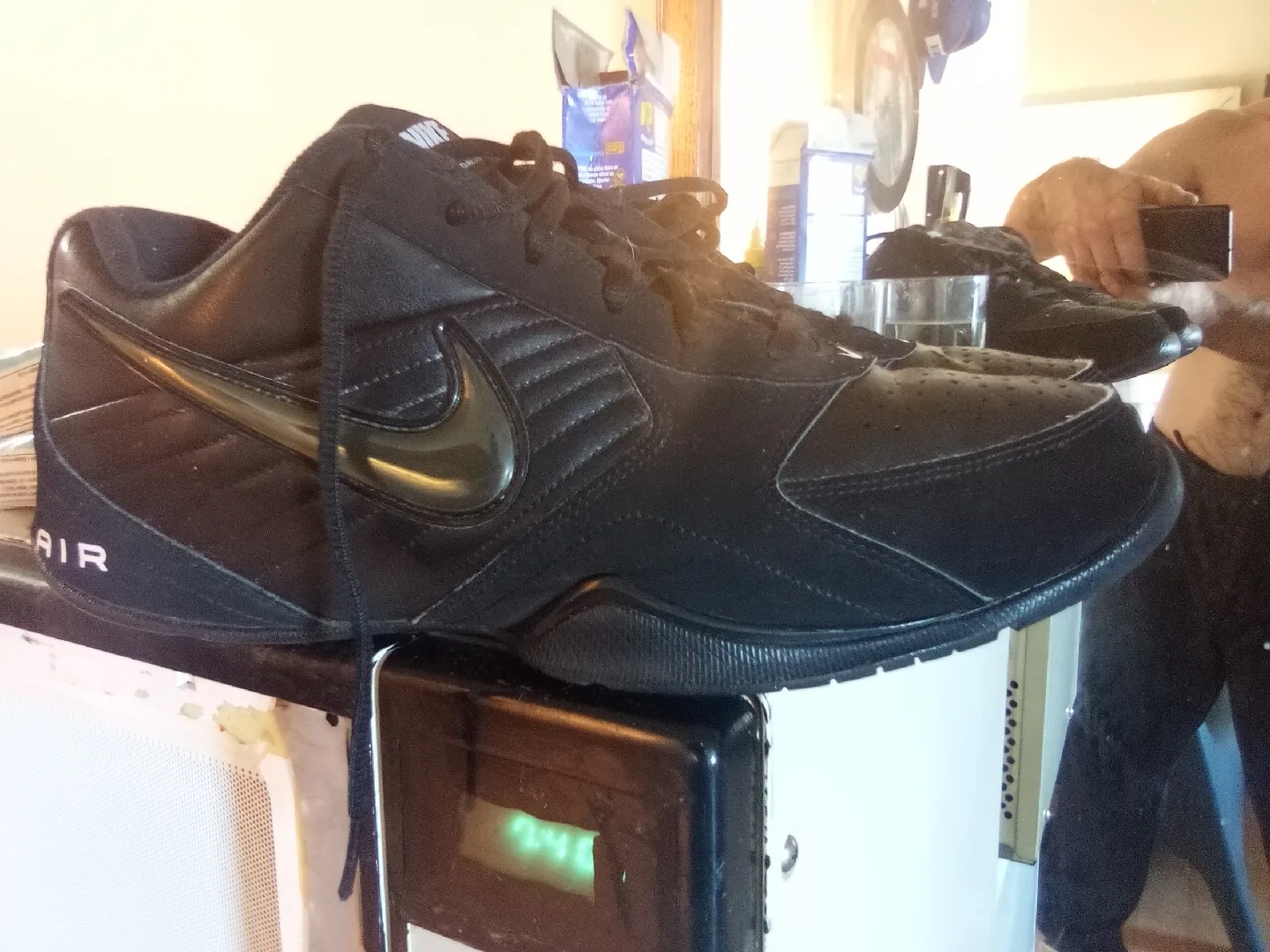 Nike Air Baseline Low Black Sneakers thumbnail