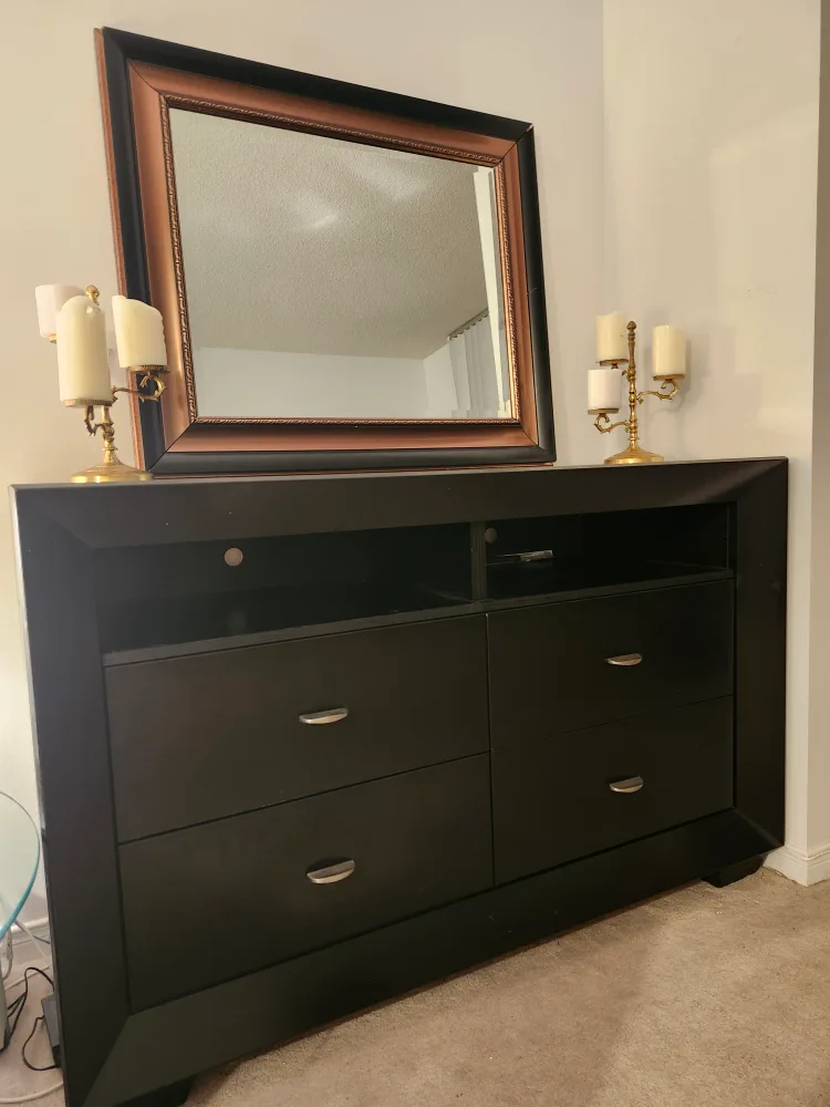 Black Dresser with Mirror image indicator(3)