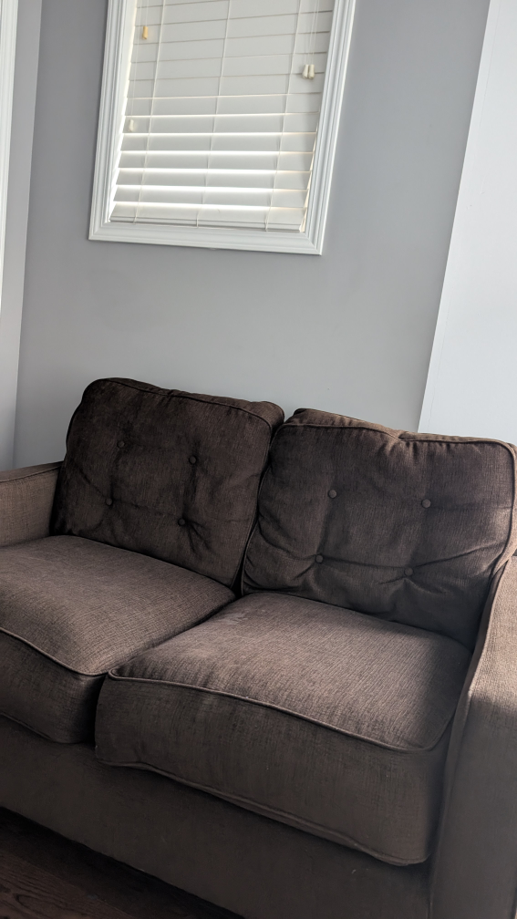 Couch - photo 2