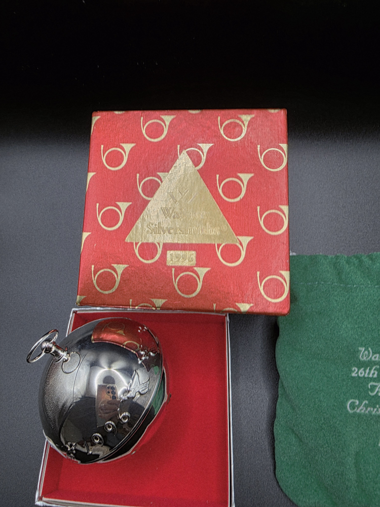 Wallace 26th Edition Annual Christmas Bell 1996 - photo 2